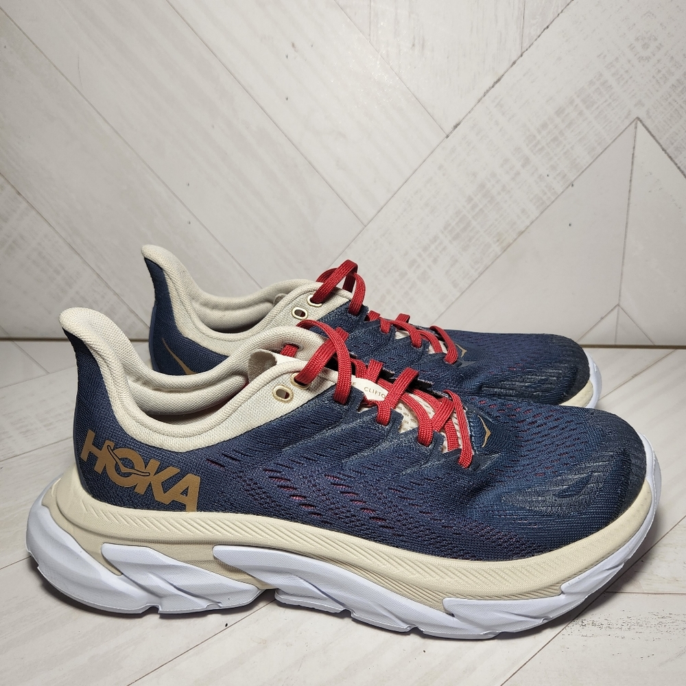 Womens hoka Clifton edge athletic shoes size 9 blue